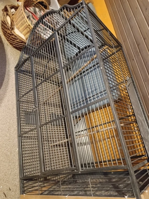 Zimmervoliere für Sittiche und Zwergpapageien abzugeben 