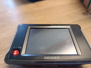 2 gebrauchte Becker Navigationsgeräte abzugeben 