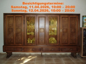 Wohnzimmerschrank aus Echtholz (Nußbaum), sehr gepflegter Zustand