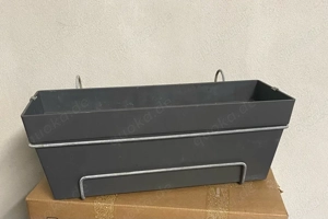 4 hochwertige  Blumenkasten - mit stabile Halterungen perfekt für Geländer, Balkon, Terssse