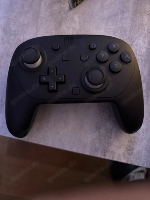 Nintendo Switch Pro Controller 2