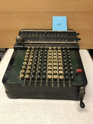 Alte Rechenmaschinen verschiedene Fabrikate + weitere  noch auf Anfrage