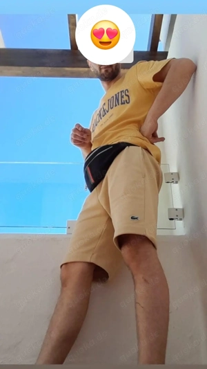 Ich suche Frauen für schöne Stunden. Ich bin 32 Jahre alt, attraktiv und sympathisch. Ich bin hier f