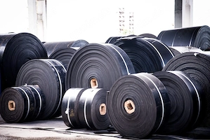 mi Förderbänder 400 1600 mm   mit Profil oder glatt