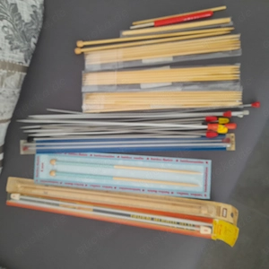 Strick- und Häkelnadeln