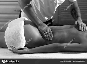 Der Onkel Doktor sucht eine zart gebaute jüngere Frau zum verwöhnen!