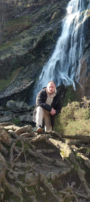 Suche eine Frau oder ein Mädchen zwischen 18 und 55 Jahren