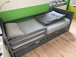 Jugend  Kinder Bett 200x80 abzugeben