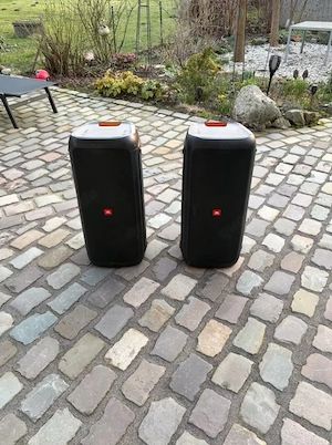 JBL PartyBox 300 (2er-Set)   Starker Sound & Bass | ca. 100 Personen