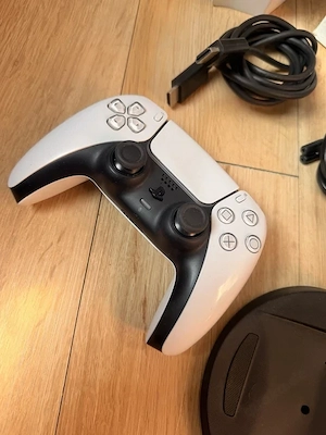 PlayStation 5 Sony Konsole mit verpakung  Bild 3
