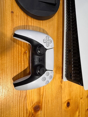 PlayStation 5 Sony Konsole mit verpakung  Bild 2
