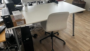 5 Bürotische kostenlos abzugeben in Bruchsal