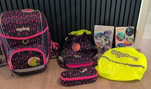 Ergobag Schulranzen Set Blau-pink Punkte komplett