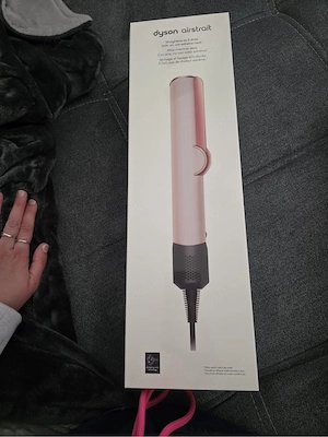 Dyson AirStrait 