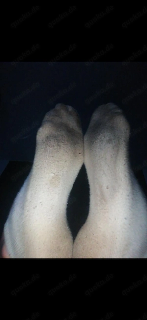 Junger Mann, Weiße Socken, Füße lecken!