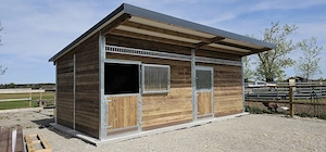 Außenstall kaufen - Pferdebox & moderner Pferdestall ideal für den Pferdehof