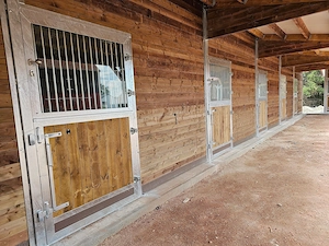 Pferdestall für Pferde - Hochwertige Pferdebox & Offenstall direkt vom Hersteller Bild 7