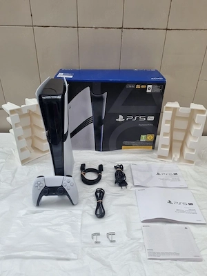 PlayStation 5 Pro mit 2 Controller 1TB 