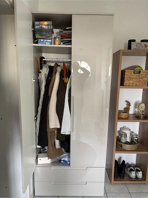 Kleiderschrank