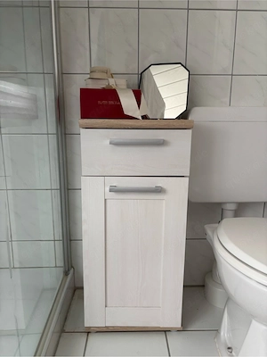 Badezimmerschrank