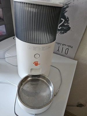 Elektrischer Futterautomat