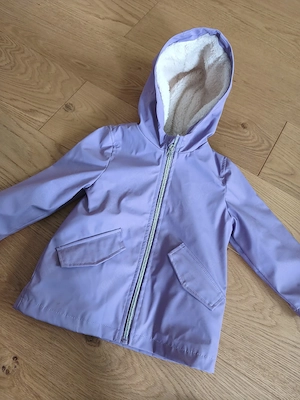 Regenjacke in Flieder mit Teddyfutter   Gr. 98