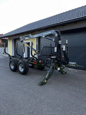 Farma T6 mit C4,6D G2 Forstkran Rückewagen