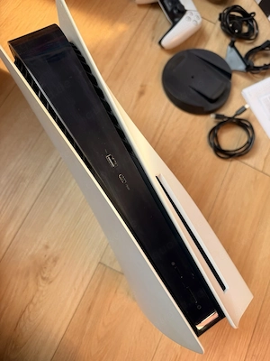 PlayStation 5 Sony Konsole mit verpakung  Bild 4