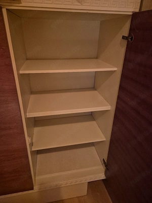 Schrank zu verschenken 