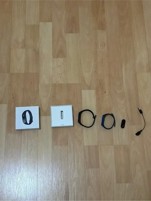 Xiaomi Smartwatch   2 Armbänder & komplett mit OVP + Ladekabel!