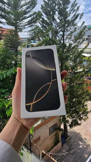 Hallo! Ich verkaufe ein iPhone 16 Pro Max mit 512 GB