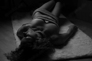 Du (w) hast eine devote Ader und suchst das passende dominante Gegenstück?