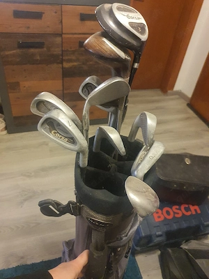 Golfschläger mit Tasche und neue Bälle 