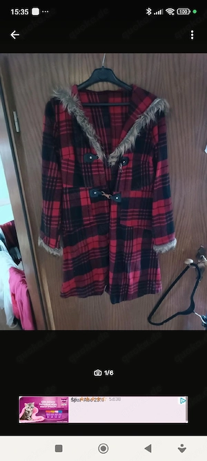 Karierter Damenmantel mit Kapuze   rot schwarz   Größe M
