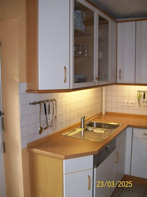 Einbauküche in Winkelform Weiß  Buche ca.2x2 Meter