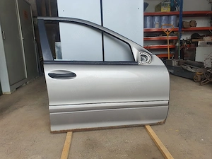Mercedes Benz Türe vorne rechts W203 C180 Kombi Bild 2