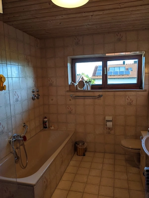 Schöne, geräumige zwei Zimmer Wohnung in Miesbach (Kreis), Otterfing