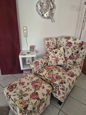 Lounge Sessel mit Hocker