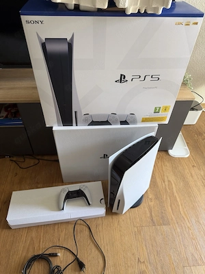 Sony Playstation 5 ist sehr gut funktionsfähig und enthält alle Zubehörteile in der verpakung 