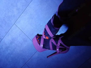 Reifer Crossdresser zur Verfügung  Bild 9