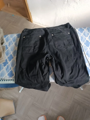 Klassische schwarze Damen Jeans Hose