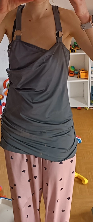 2 dunkle Damen Tops Shirts