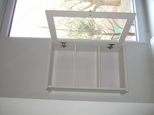 Schmuck-Hängeschrank Malling von Jysk, Glastür, 2 Böden   3Fächer, H 60 cm, T 19 cm, 40 cm, weiß Bild 4