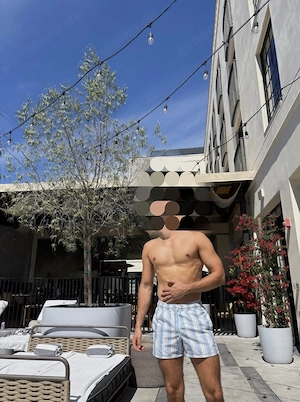 Aktiver, schwuler Mann, 29 Jahre alt, freundlich, höflich und in guter körperlicher Verfassung.