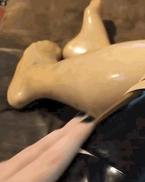 Beine und ganz besonders Füsse in Latex sind anbetungswürdig