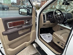 2012 ram 1500 Laramie 