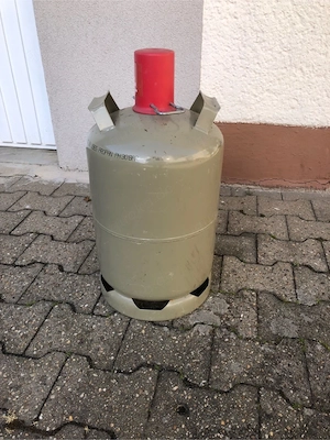 Gasflasche 11 kg leer Eigentum Camping Gasgrill Garten 
