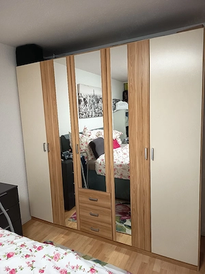 Verschenke Kleiderschrank 