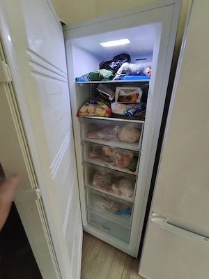 2 Geräte - Stand Gefrierschrank Hisense & Kühlschrank beko Bild 4