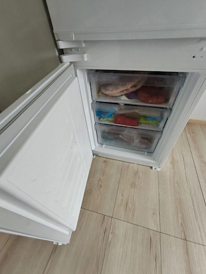 2 Geräte - Stand Gefrierschrank Hisense & Kühlschrank beko Bild 3